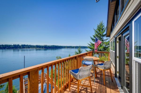 Private Beach at Waterfront Harstine Island Escape